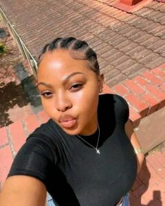 Sugar Mummy Victoria Wants A Younger Man For Dating
