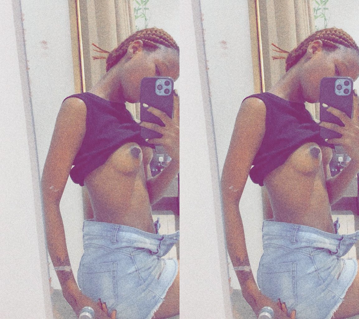 Very Naughty Slim Nigerian Girl Flaunt Her Breast And Big Nipple In This Nude Mirror Selfie Photo