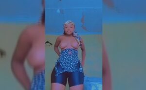 Kumasi Teen Girl Goes Totally Naked