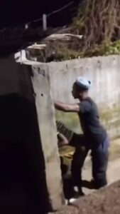 Mzansi Girl Fucked In The Backyard In Public (18+) Mzansi Girl Fucked In The Backyard In Public (18+)