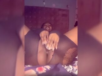 Watch How This Babe Satisfies Herself